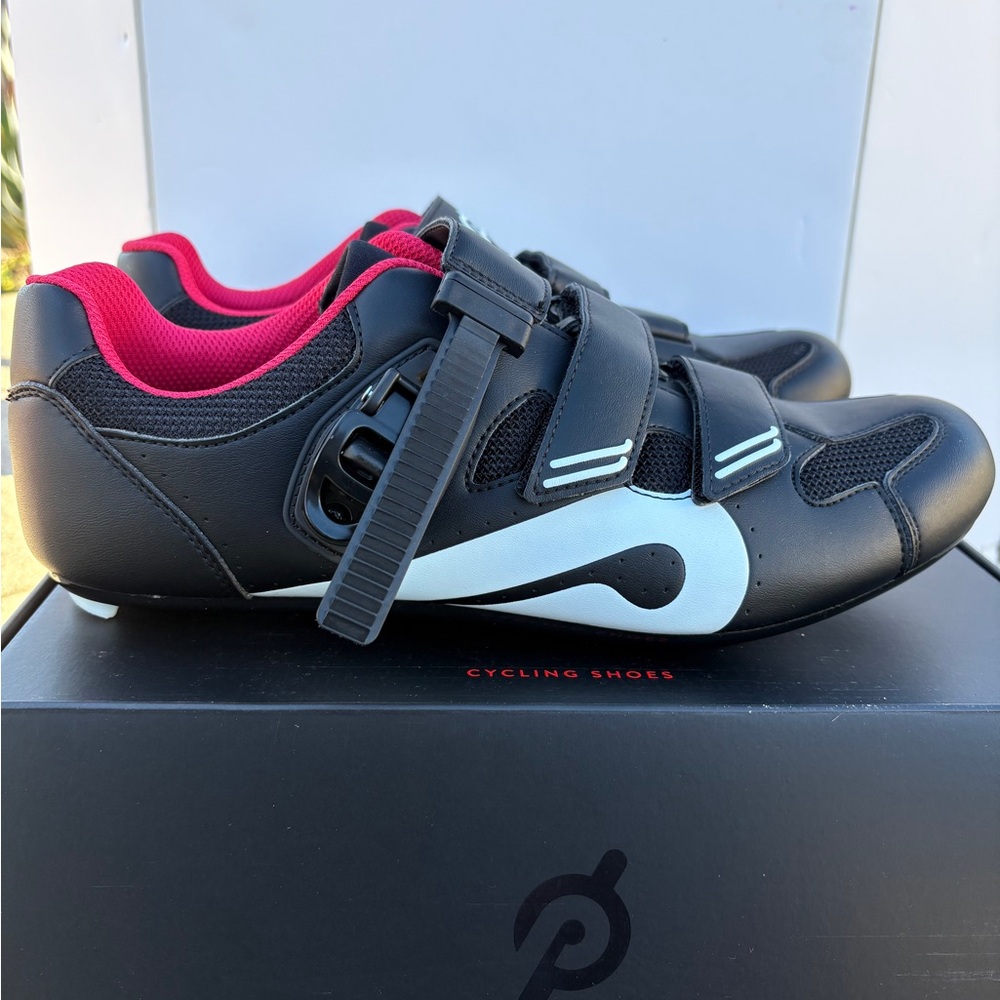 New peloton cycling shoes size 43